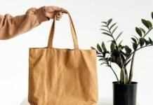 A Shopping Bag: An Excellent Replacement for a Plastic Bag A Shopping Bag: An Excellent Replacement for a Plastic Bag